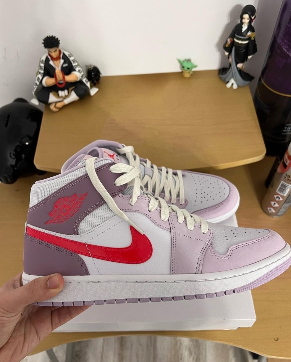 Air Jordan 1 mid Valentine's Day HypedRo