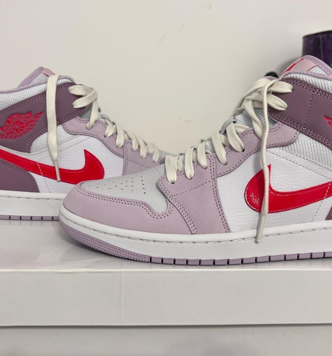 Air Jordan 1 mid Valentine's Day HypedRo