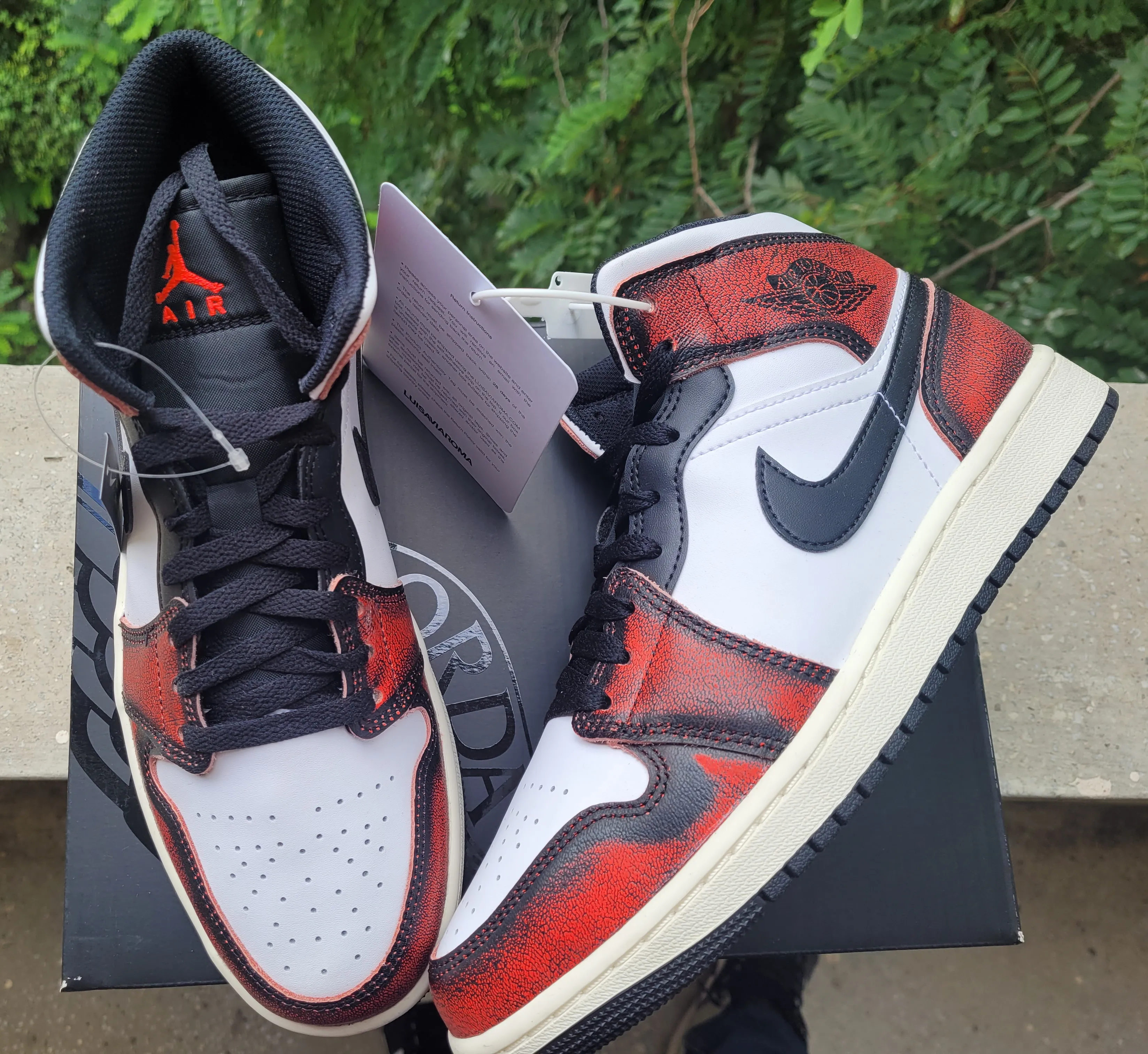 air jordan 1 mid chicago outfit